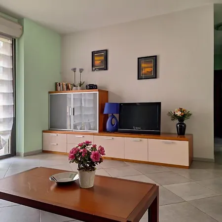 Maggiore Gardens * Intra