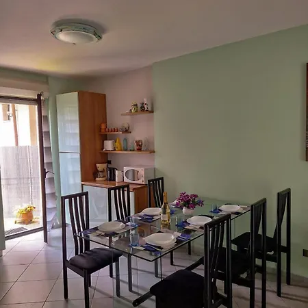 Maggiore Gardens Lejlighed Intra